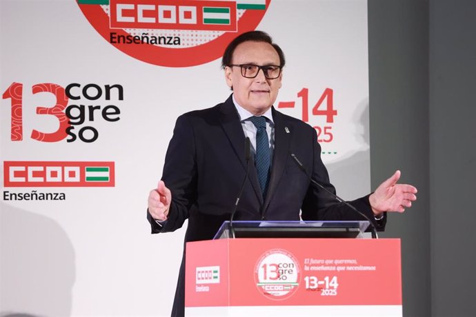 El consejero de Universidad e Innovación de la Junta de Andalucía, José Carlos Gómez Villamandos, durante la inauguración del 13º Congreso titulado 'El futuro que queremos, la enseñanza que necesitamos' , a 13 de marzo de 2025 en Sevilla. 