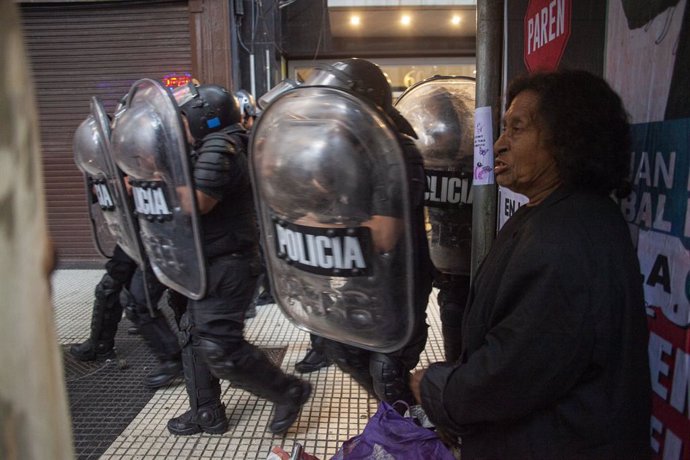 Argentina.- Una jueza de Argentina ordena la liberación inmediata de los detenidos por la protesta ante el Congreso