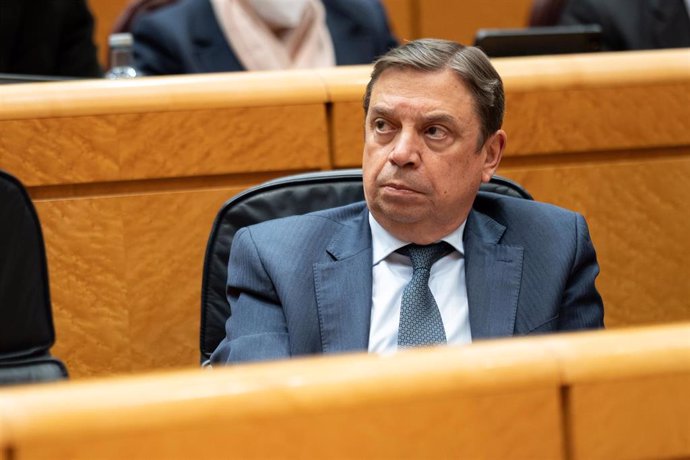 El ministro de Agricultura, Pesca y Alimentación, Luis Planas, durante una sesión de control en el Senado, a 11 de marzo de 2025, en Madrid (España). 