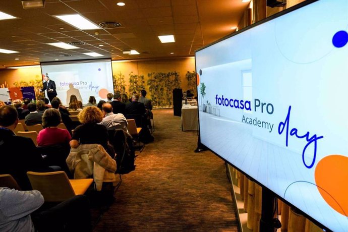 El 62% de los españoles contratará un profesional inmobiliario en 2025, según Fotocasa