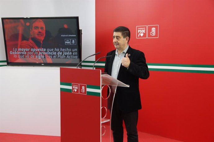 Francisco Reyes en la rueda de prensa.