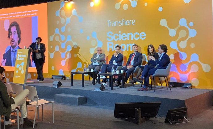 El director general de Fomento del Emprendimiento de la Junta de Andalucía ha participado en una mesa redonda en Transfiere sobre captación de talento