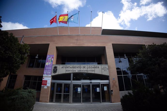 Archivo - Fachada del Ayuntamiento de Leganés, a 8 de marzo de 2024, en Leganés, Madrid (España).