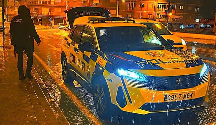 Coche patrulla de la Policía Local el pasado martes por la noche