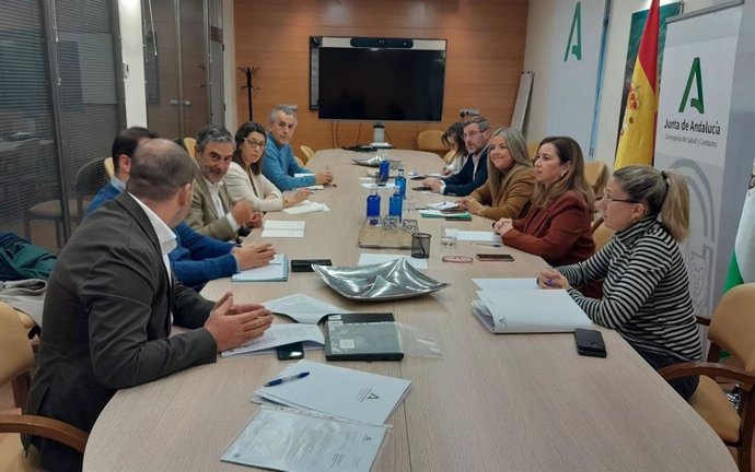 Reunión sobre el planeamiento de Jaén con responsables de la Delegación de Salud.
