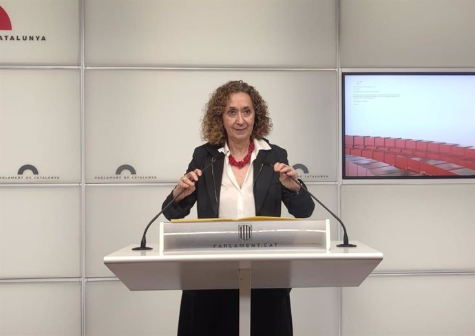 La portavoz de ERC en el Parlament, Ester Capella, en rueda de prensa
