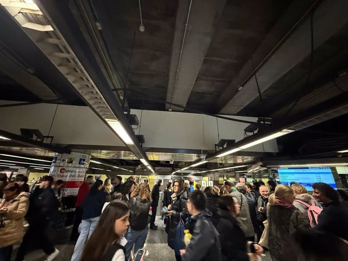 Tráfico detenido en Metrovalencia por un problema técnico