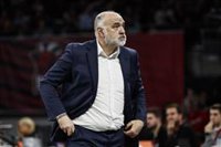 El Baskonia se borra de los 'playoffs' en casa del colista