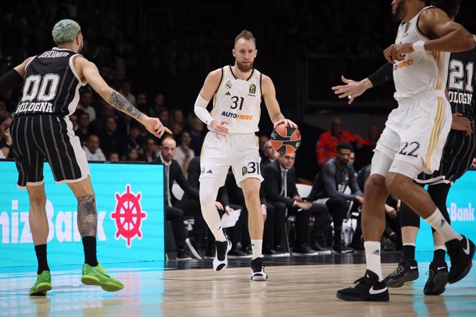 Archivo - Dzanan Musa (Real Madrid) during the Turkish Airlines EuroLeague basketball match between Segafredo Virtus Bologna and Real Madrid on March 15, 2024 at Segafredo Arena in Bologna, Italy - Photo Michele Nucci / LiveMedia / DPPI