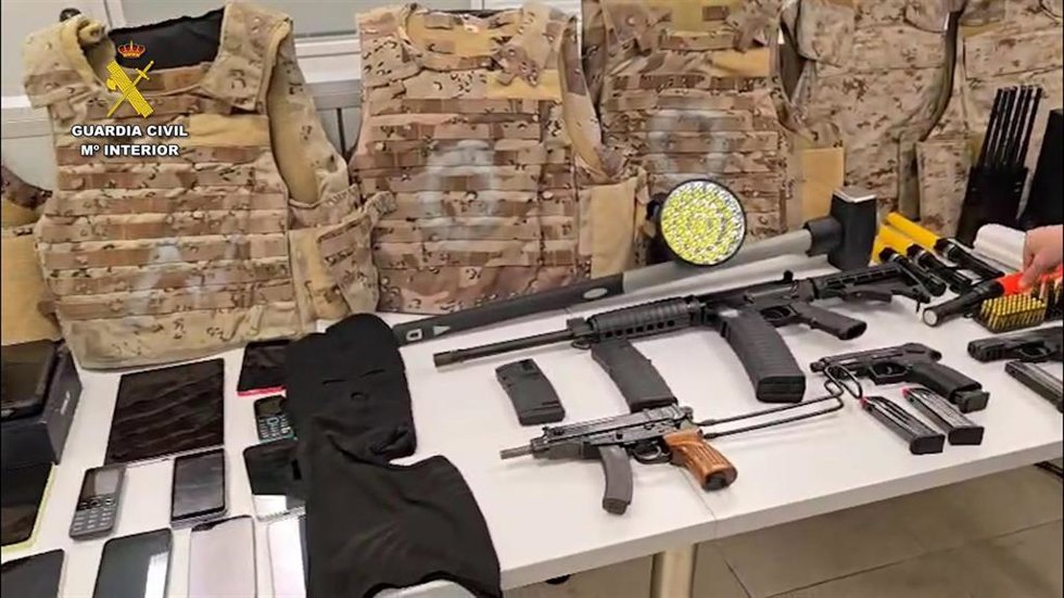 Seis detenidos en Almería y Huelva que se hacían pasar por policías para dar vuelcos de droga a otros narcotraficantes por toda España