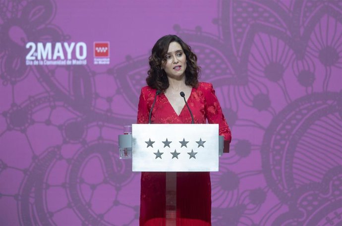 Archivo - La presidenta de la Comunidad de Madrid, Isabel Díaz Ayuso, interviene durante la entrega de Grandes Cruces de la Orden del Dos de Mayo, en la Real Casa de Correos