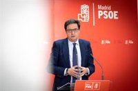 Óscar López carga contra la "ocultación, negación y persecución" del Gobierno de Ayuso a las víctimas de residencias