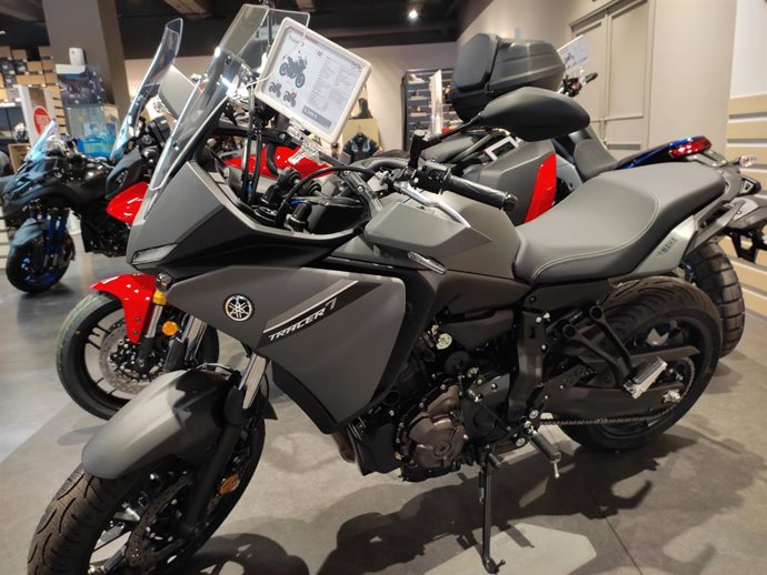 Archivo - Motocicletas expuestas en un concesionario.