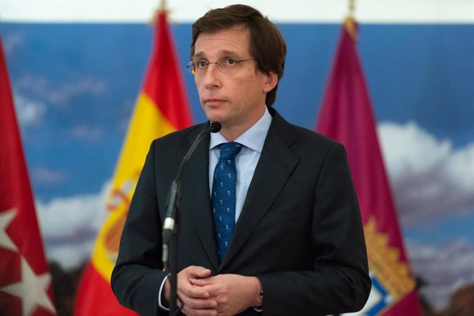 Archivo - El alcalde de Madrid, José Luis Martínez-Almeida, comparece en una rueda de prensa  
