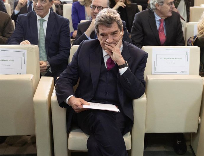 El gobernador del Banco de España, José Luis Escrivá, durante un encuentro de la Asociación Española de Banca (AEB), a 14 de marzo de 2025, en Madrid (España).