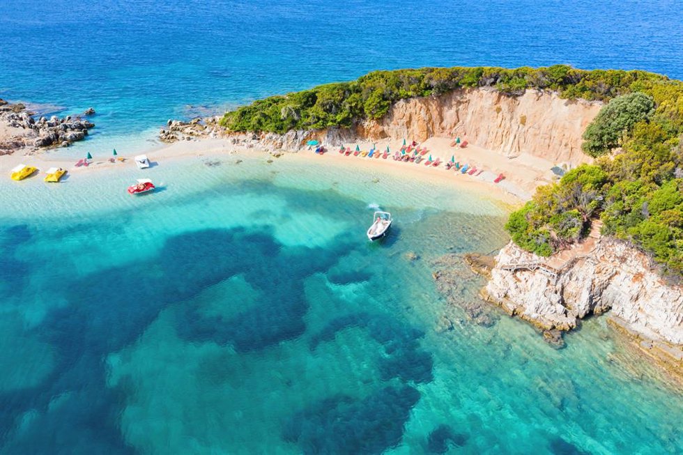 Archivo - Playa de Albania
