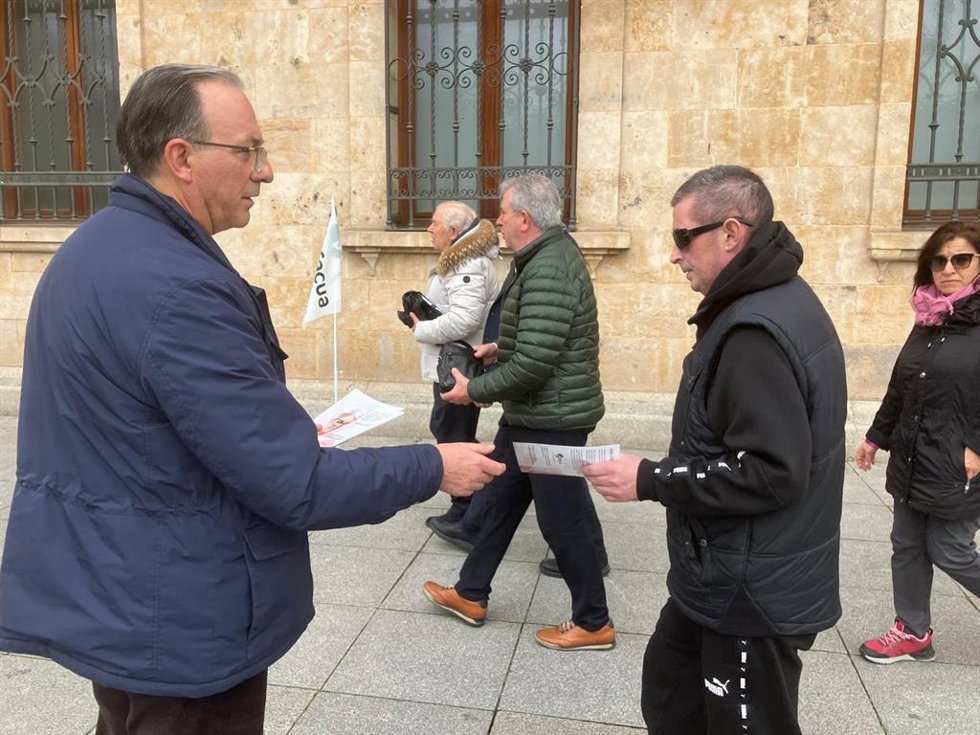 Facua acude a los aeropuertos españoles este viernes para informar a los pasajeros de sus derechos.