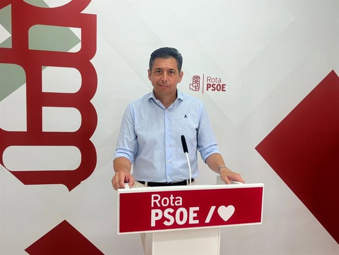 Archivo - El parlamentario del PSOE-A Rafael Márquez, en una foto de archivo.