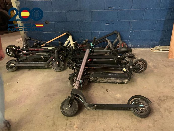 Imagen de los patinetes intervenidos