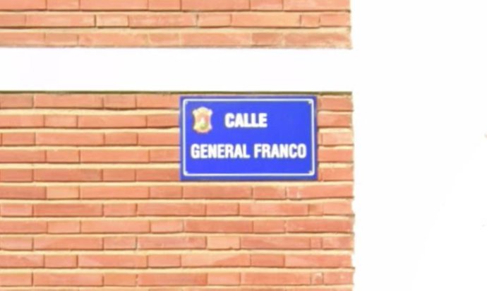 Calle dedicada al dictador Franco en Roales del Pan
