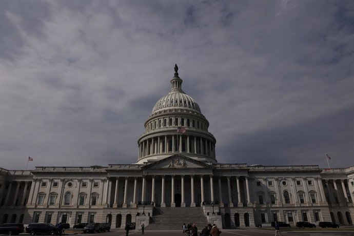 04 de março de 2025, EUA, Washington D.C: O Capitólio dos EUA é retratado antes do discurso conjunto do presidente dos EUA, Donald Trump, ao Congresso em Washington. Foto: Gent Shkullaku/ZUMA Press Wire/dpa