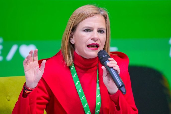 La secretaria de Igualdad del PSOE y delegada del Gonierno en la Comunitat, Pilar Bernabé, en imagen de archivo. 