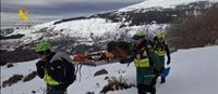 La Guardia Civil rescata a varios animales de granja atrapados por la nieve en un cortijo de Capileira (Granada)