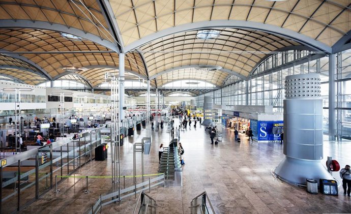 Archivo - Arxiu - Aeroport d'Alacant-Elx Miguel Hernández