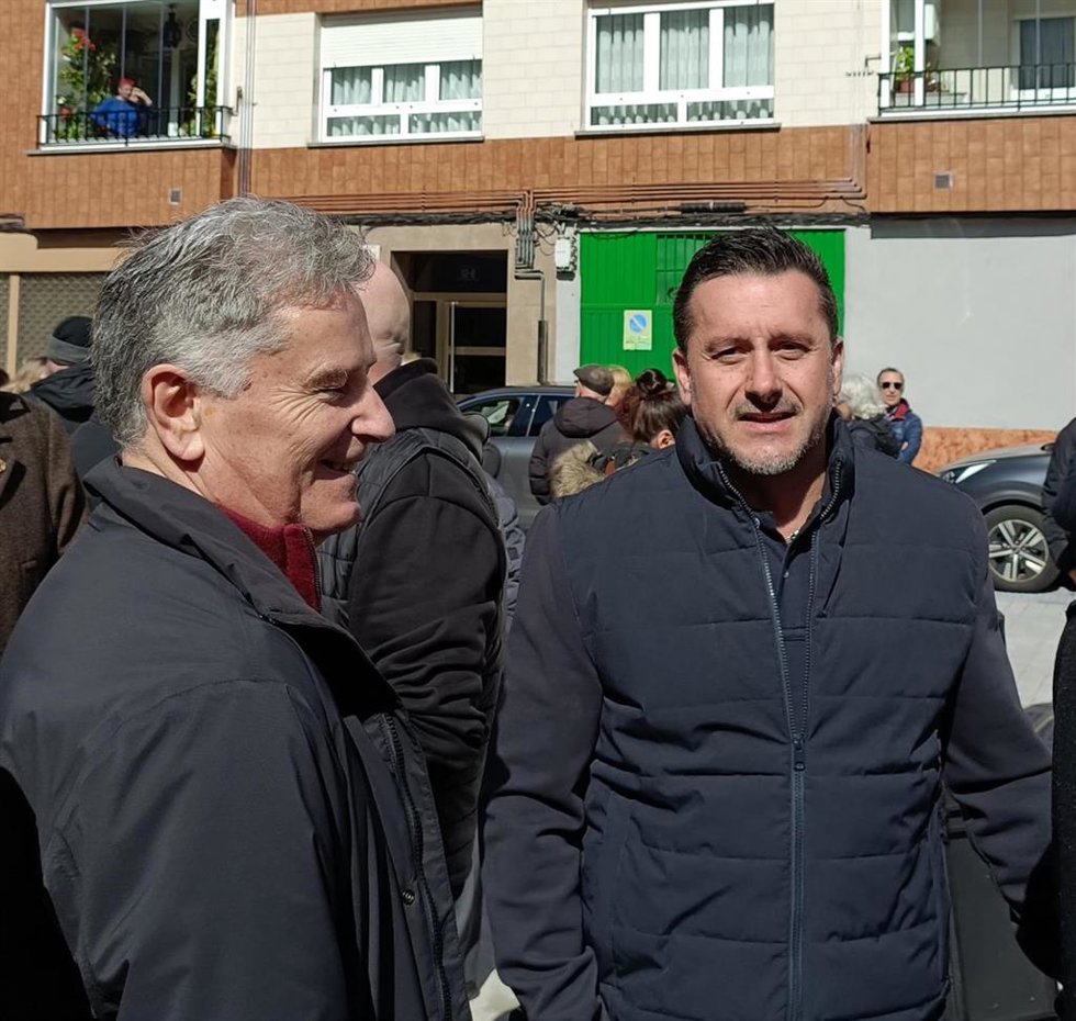 Javier Fernández Lanero, secretario general de UGT Asturias (dcha).