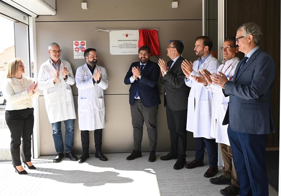 El jefe del Ejecutivo autonómico, Fernando López Miras, inaugura el nuevo centro de salud de la pedanía murciana de Corvera