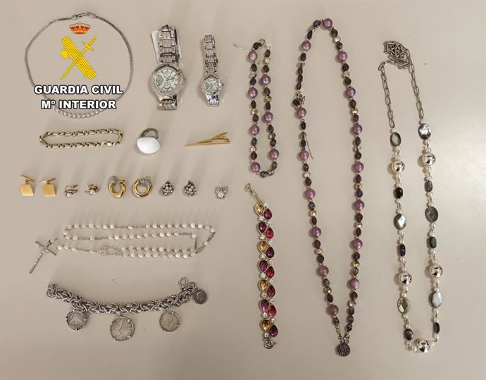 Objetos robados por el detenido.