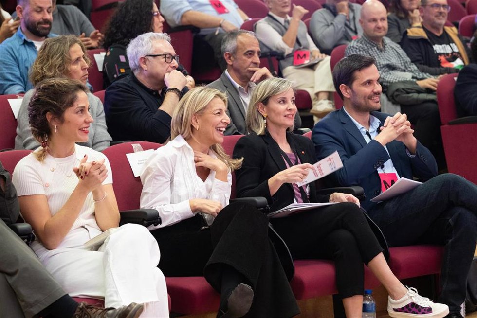 Archivo - (I-D) La portavoz de Sumar en el Congreso, Verónica Martínez Barbero; la vicepresidenta segunda y ministra de Trabajo y Economía Social y exlíder de Sumar, Yolanda Díaz; la secretaria de Organización de Sumar, Lara Hernández y el portavoz de l