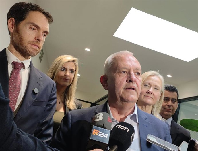 El secretario general del PP de Catalunya Santi Rodríguez, junto con el portavoz adjunto del PP en el Congreso Sergio Sayas, el senador José Ramón Díez, la diputada en el Congreso Cristina Agüera y la diputada en el Parlament Ángeles Esteller
