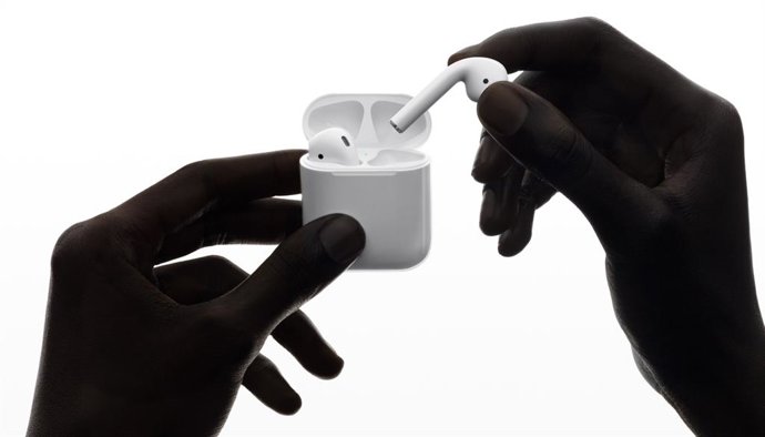 Archivo - Arquivo - Fones de ouvido sem fio da Apple, Airpods
