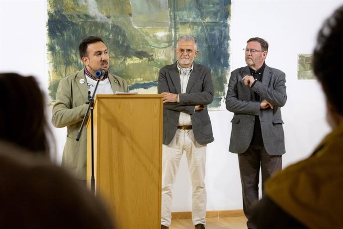 Rivas, en la inauguración de la muestra 'Ojo, pinta', de Luis Manuel Fernández, que se expone en el Museo de la ciudad.