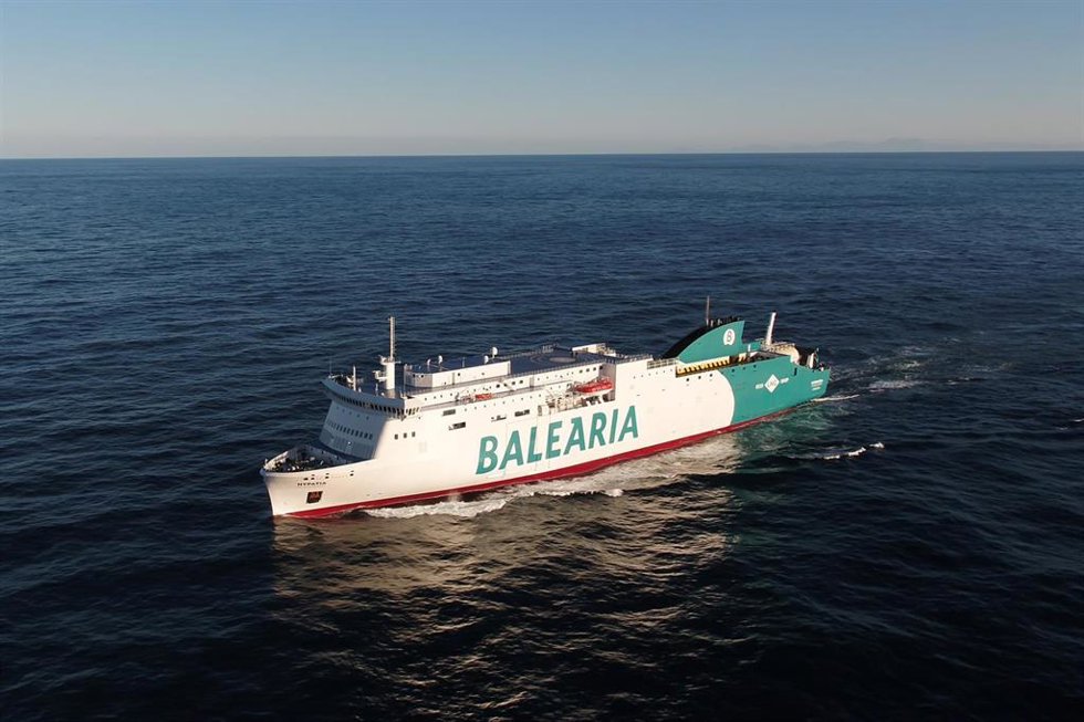 Archivo - Un buque de Baleria realiza una travesía en aguas del Mediterráneo