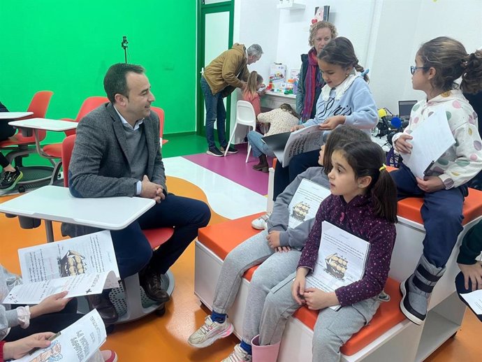 Inauguración de las dos nuevas aulas del futuro en el CPR Adersa II.