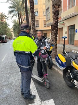 El Ayuntamiento de Alicante activa una campaña sobre el correcto uso de los vehículos de movilidad personal