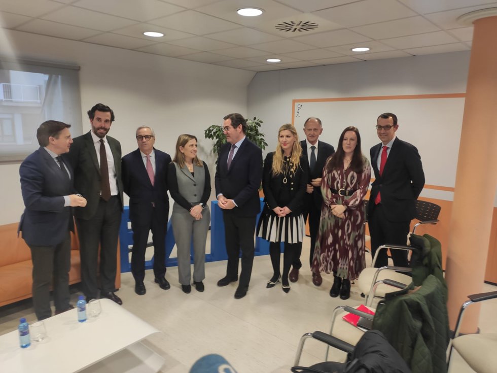 Encuentro de Antonio Garamendi (CEOE) en la FADE