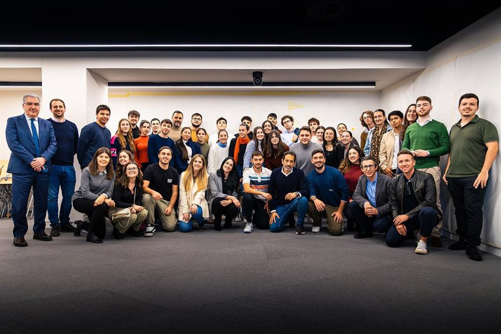 Una decena de equipos compuestos por 36 estudiantes de la Universidad de Málaga de once centros participan en el 'Innovation Flash Challenge', competición diseñada para promover la creatividad, la innovación y resolución de problemas de comercio.