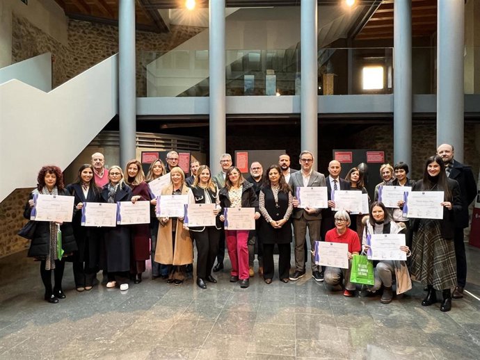 Acto de entrega de los distintivos de 'Compromiso de Calidad Turística' SICTED que concede el Ayuntamiento de León a cinco nuevos establecimientos.