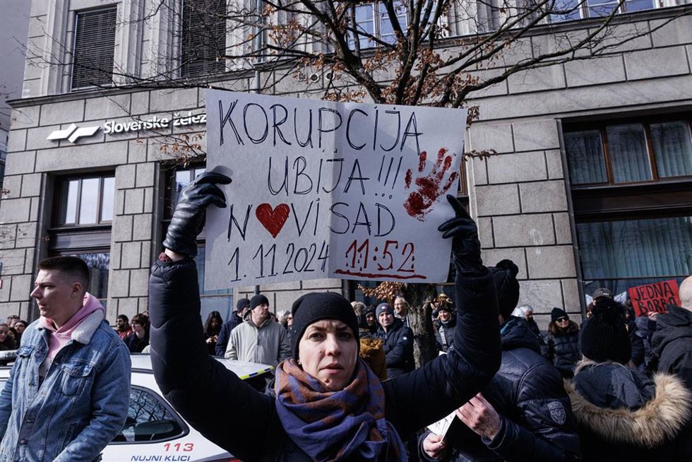 Archivo - Protestas en Europa por el accidente de Novi Sad en Serbia