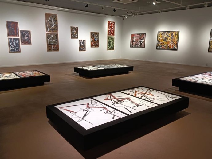 El Museo de Nerja (Málaga) presenta su segunda exposición temporal de este año bajo el título 'Mona Guerra, 2022-2025' que se puede visitar gratis desde este viernes 14 de marzo hasta el domingo 11 de mayo, en la Sala Ana María Márquez