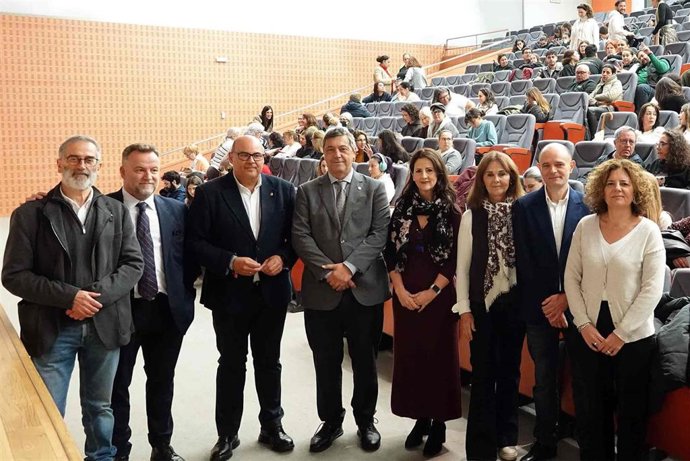 Más de 400 asistentes de toda España se han dado cita este viernes en la Universidad de Málaga (UMA) para abordar el autismo en clave femenina, con motivo de la celebración de la jornada 'Visibilización de niñas y mujeres con neurodivergencia autista'