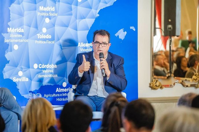 El diputado provincial de Fomento, Infraestructuras, Vertebración del Territorio y Agua de la Diputación de Almería, Antonio Jesús Rodríguez.