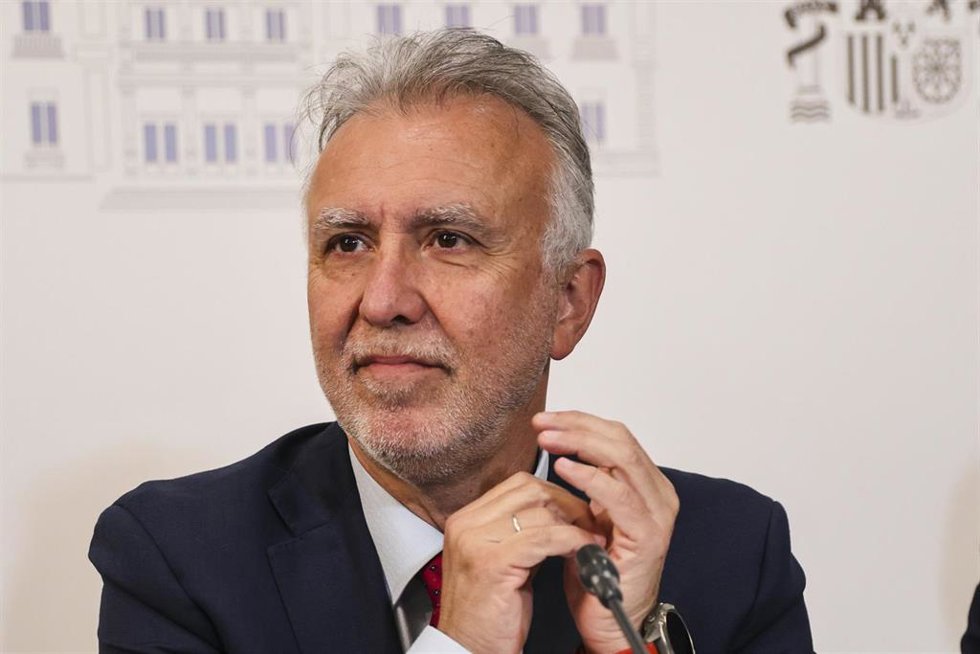 El ministro de Política Territorial y Memoria Democrática del Gobierno de España, Ángel Víctor Torres, durante la reunión de la Comisión Interministerial de la Administración Periférica del Estado en el Hotel Eurostars Palace, a 5 de marzo de 2025 en Có