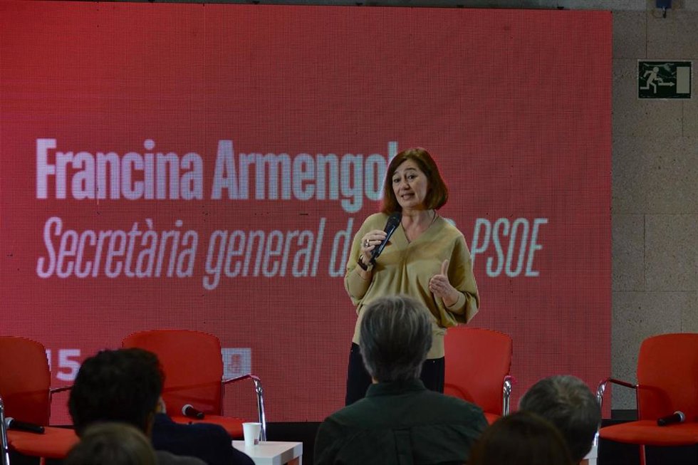 La secretaria general del PSIB, Francina Armengol, durante un acto precongresual del partido.