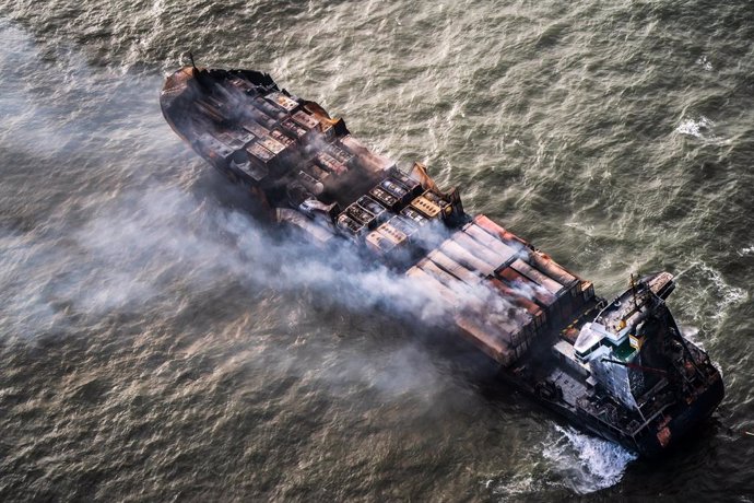 11 March 2025, United Kingdom, Grimsby: The Solong container ship drifts in the Humber Estuary, off the coast of East Yorkshire following a collision with the MV Stena Immaculate oil tanker, operating as part of the US government's Tanker Security Program