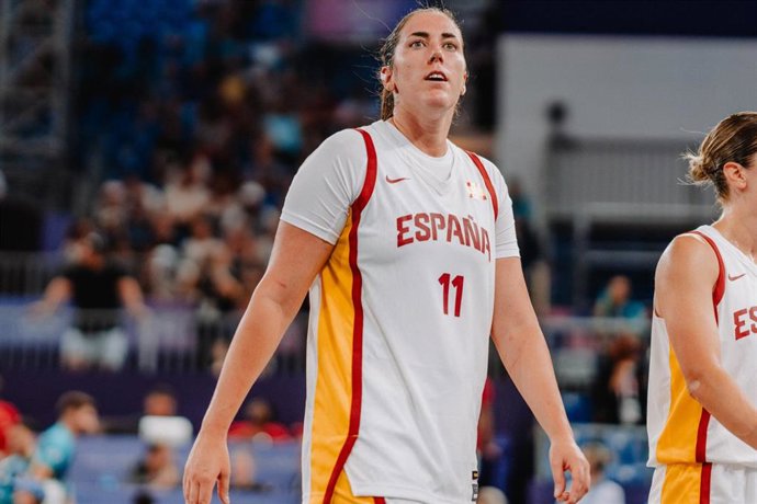 Vega Gimeno, en un partido con la selección española femenina de baloncesto 3x3.