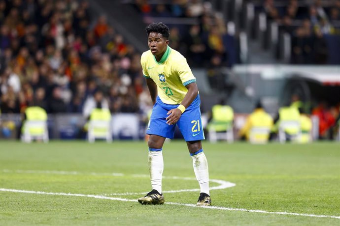 Archivo - Endrick Felipe of Brazil in action during the international friendly football match played between Spain and Brazil at Santiago Bernabeu stadium on March 26, 2024, in Madrid, Spain.